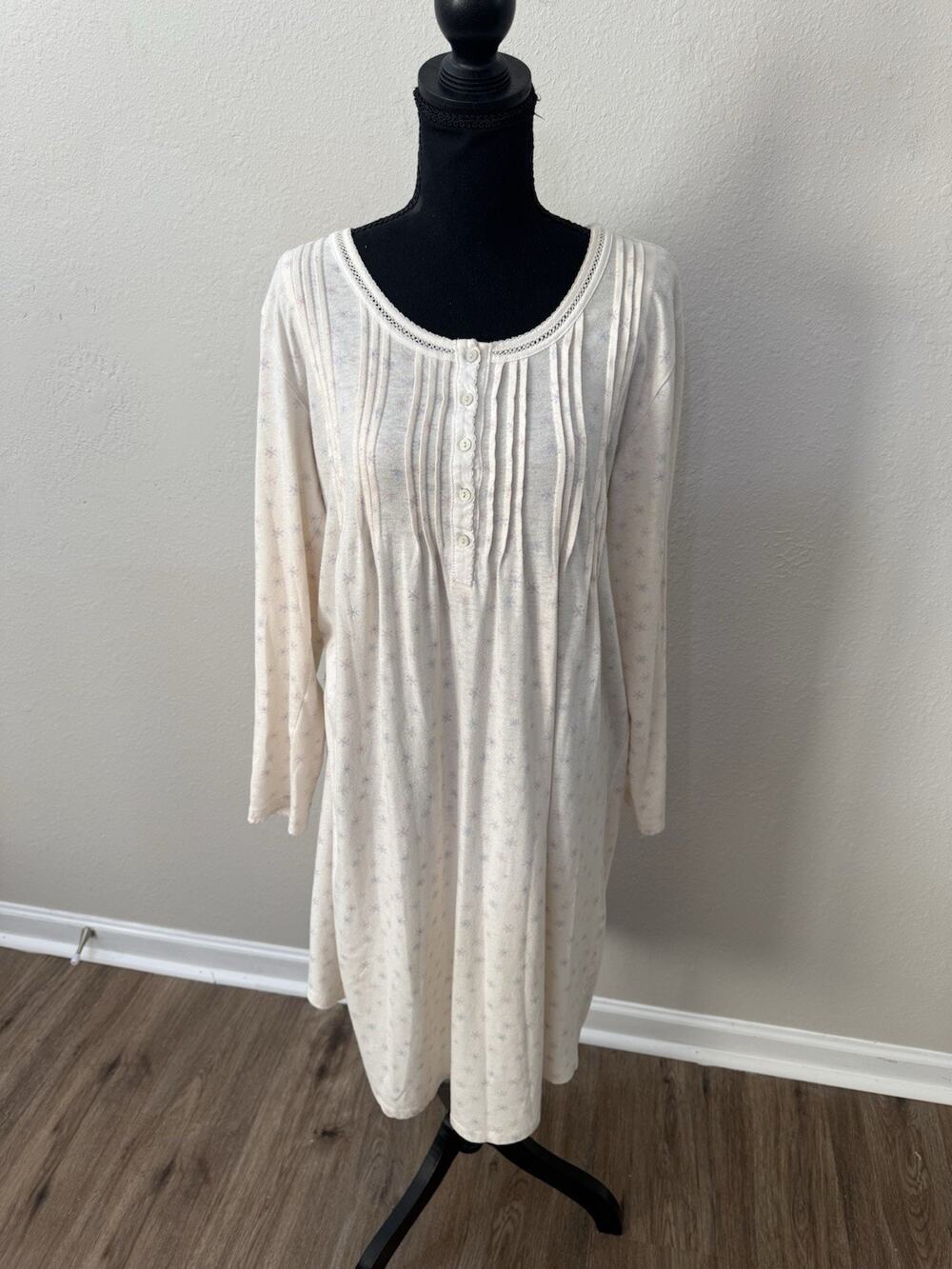 Simple Pleasures Vintage Style Nightgown Small Cream Floral Pintuck Sleep Dress